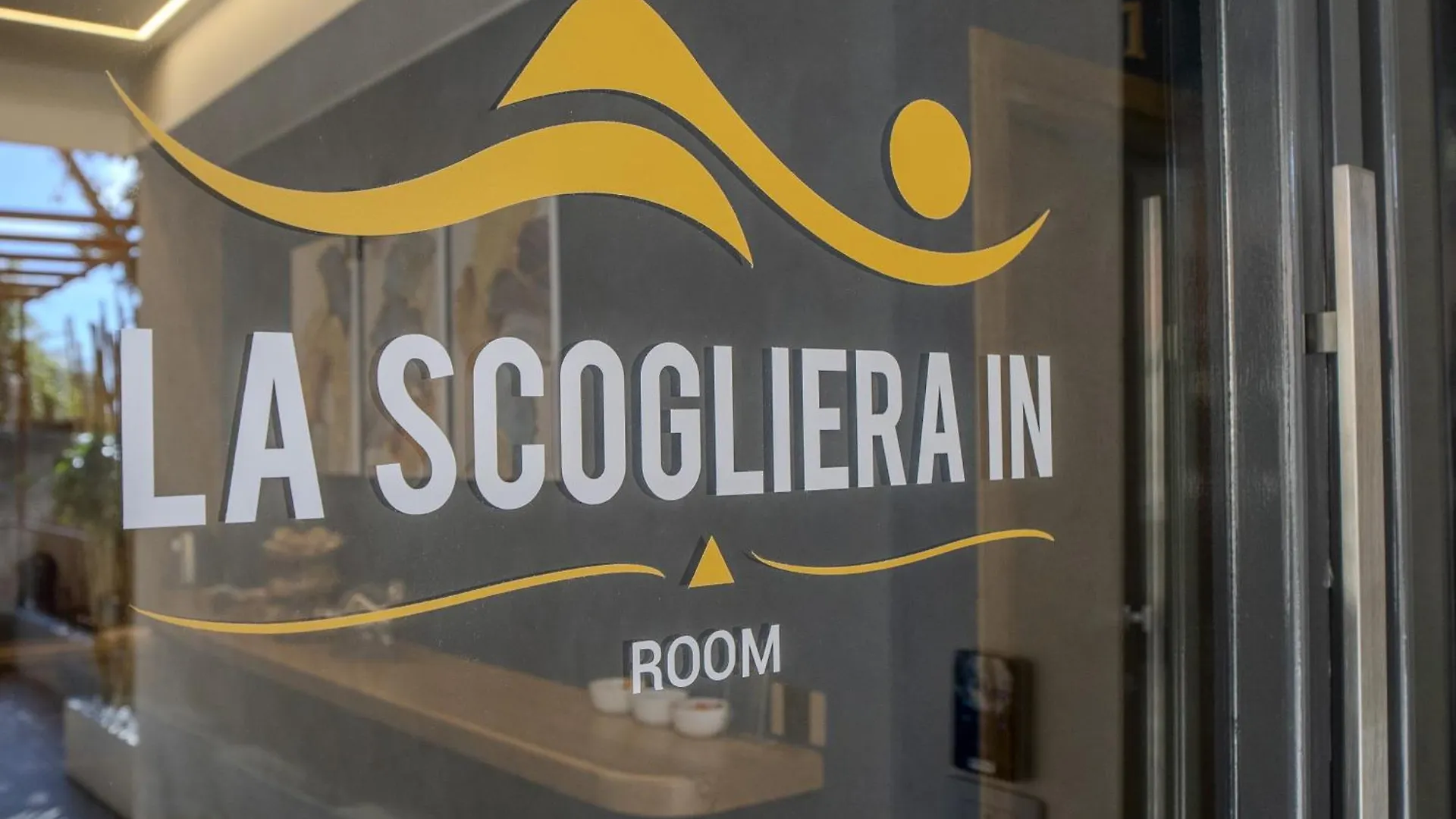 La Scogliera In contacts